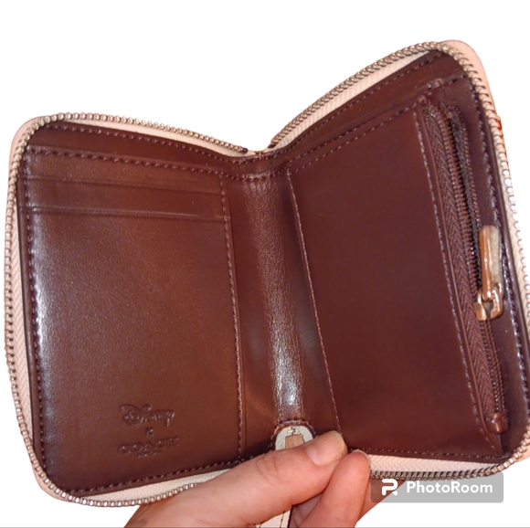 EUC Coach Minnie Mouse Wallet limited edition - Picture 3 of 4